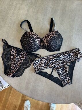 Victoria's Secret very sexy Leopard Lace Bra & panty 34d L